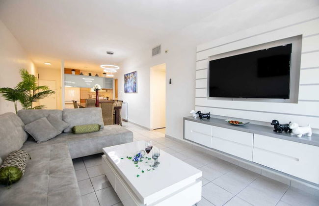 Art Apartment Near Mamila best Location 1 - Photo 9