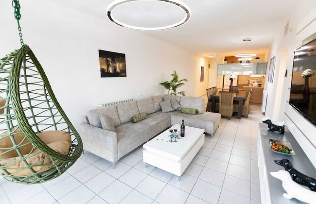Art Apartment Near Mamila best Location 1 - Photo 10