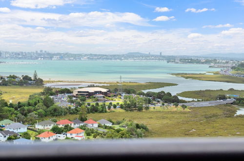 Photo 27 - Sea City Views Takapuna Studio w Carpark