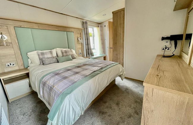 Prime Location 3-bed Chalet in Seal Bay, Selsey - Foto 2