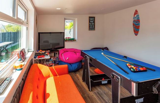 Seaside Cottage Hot tub & Games Room - Photo 19