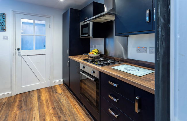 Seaside Cottage Hot tub & Games Room - Photo 9