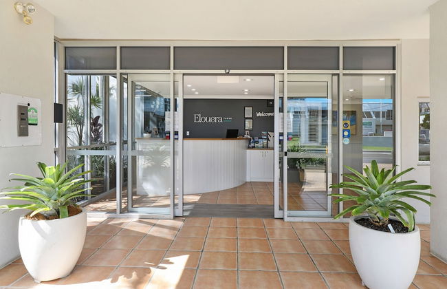 Elouera Tower Beachfront Apartments - Foto 2