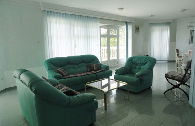 Petrovac Villa With Pool - Photo 16