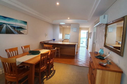 Photo 2 - Sea Breeze Luxury Holiday Apartment Accommodation