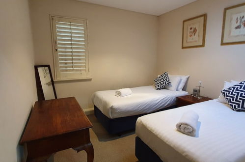 Photo 3 - Sea Breeze Luxury Holiday Apartment Accommodation