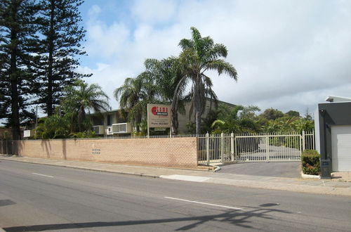 Photo 1 - Como Apartments - Geraldton