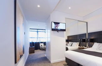 Foto 3 - KOZYGURU Chatswood Luxury Studio