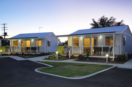 Photo 8 - Nobby Beach Holiday Village