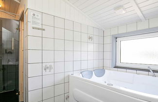 Photo 3 - 8 Person Holiday Home in Vejers Strand