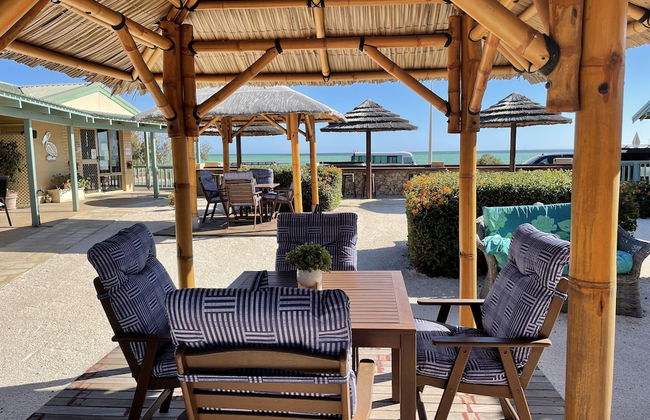 Shark Bay Seafront Apartments - Foto 1