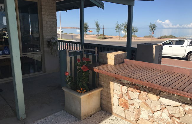 Shark Bay Seafront Apartments - Foto 3