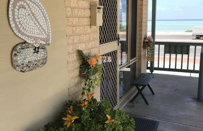 Shark Bay Seafront Apartments - Foto 2