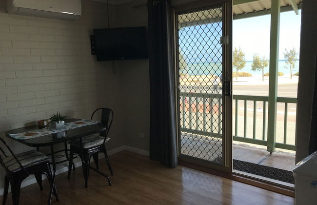 Shark Bay Seafront Apartments - Foto 35