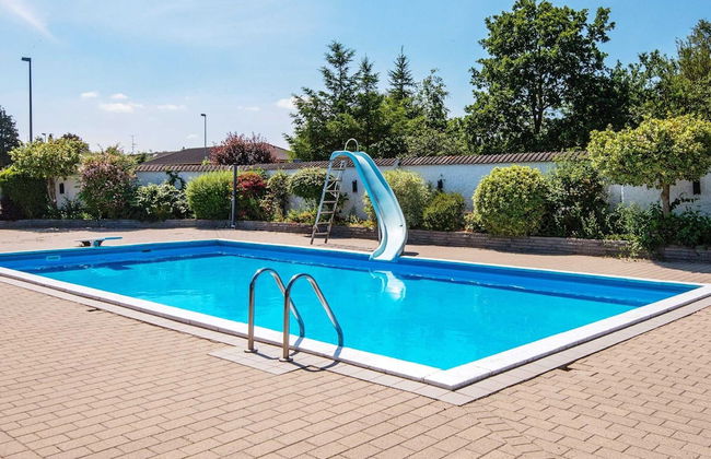 4 Person Holiday Home in Glesborg - Foto 7