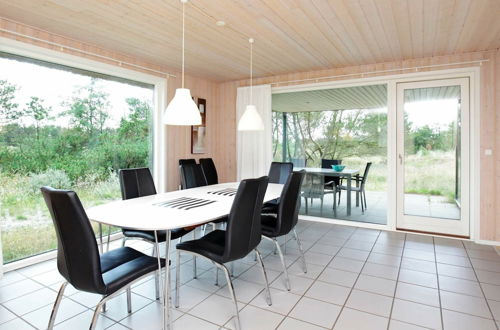 Foto 6 - 8 Person Holiday Home in Blavand