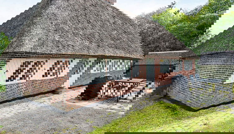 Foto 1 - 6 Person Holiday Home in Hojer