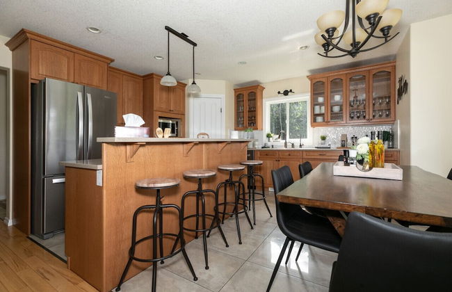 LUXURIOUS 5-Br Acreage | Year-Round Heated Pool & HotTub | Mtn View | Pool Table - Foto 11