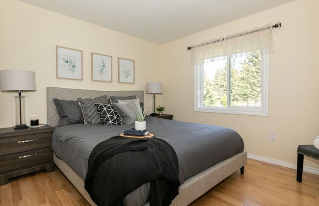 LUXURIOUS 5-Br Acreage | Year-Round Heated Pool & HotTub | Mtn View | Pool Table - Foto 6