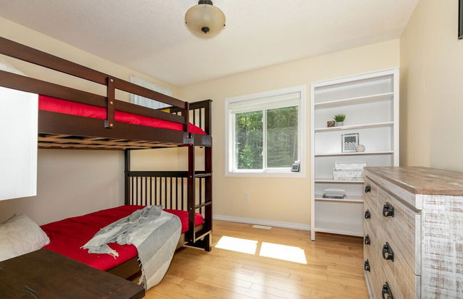 LUXURIOUS 5-Br Acreage | Year-Round Heated Pool & HotTub | Mtn View | Pool Table - Foto 5