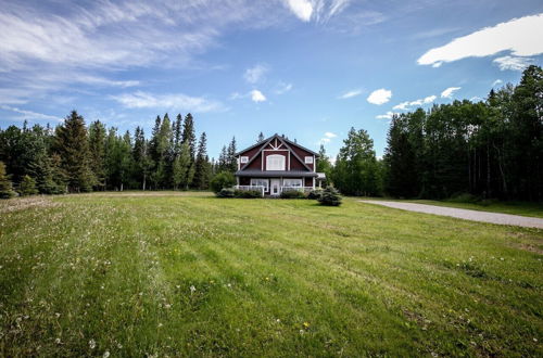 Photo 38 - LUXURIOUS 5-Br Acreage | Year-Round Heated Pool & HotTub | Mtn View | Pool Table