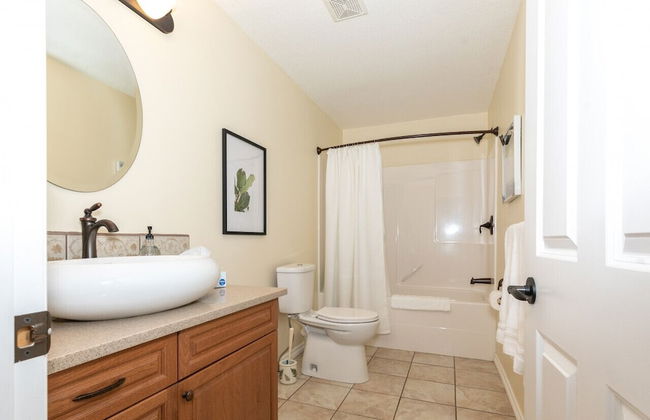 LUXURIOUS 5-Br Acreage | Year-Round Heated Pool & HotTub | Mtn View | Pool Table - Foto 24