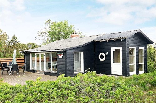 Foto 1 - Spacious Holiday Home in Strøby near Beach
