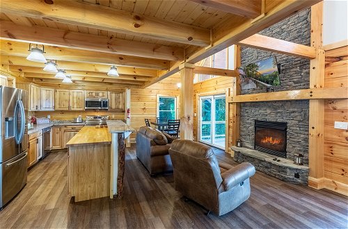 Photo 10 - Stunning 2BR Cabin with Mountain Views