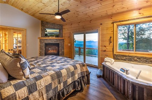 Photo 3 - Stunning 2BR Cabin with Mountain Views
