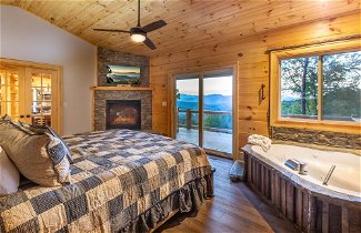 Photo 3 - Stunning 2BR Cabin with Mountain Views
