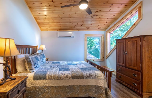 Stunning 2BR Cabin with Mountain Views - Foto 4