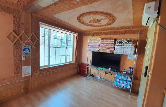 Ulleung Haeoreum Pension - Photo 34
