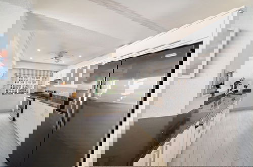Foto 6 - Westshore Beach House by Blue Sky Luxury