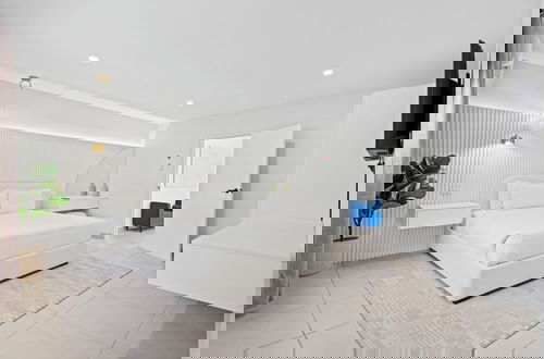 Photo 69 - Massive Oceanfront Villa - Spa - Sauna - Gameroom - Malmok!
