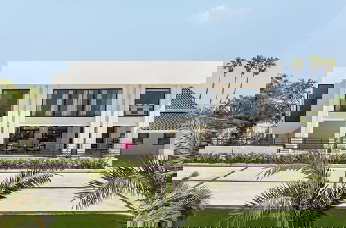 Photo 4 - Massive Oceanfront Villa - Spa - Sauna - Gameroom - Malmok!