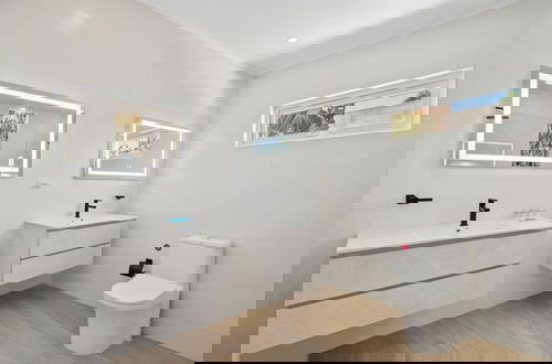 Photo 39 - Massive Oceanfront Villa - Spa - Sauna - Gameroom - Malmok!