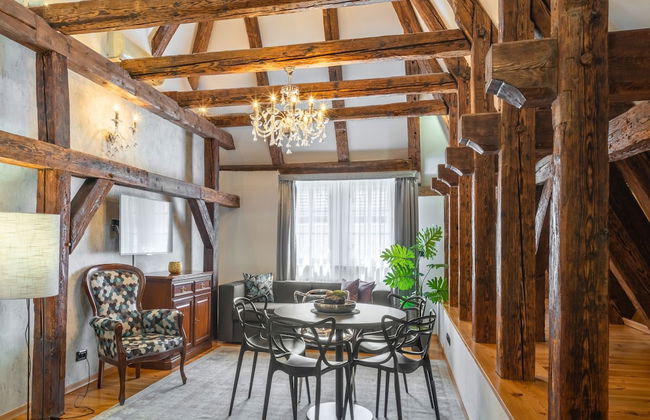 Chateau 9 Apartments by Adrez Living - Photo 44