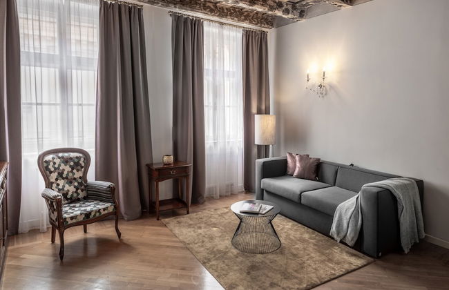 Chateau 9 Apartments by Adrez Living - Photo 23