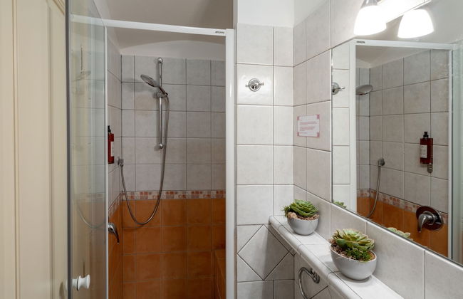 Chateau 9 Apartments by Adrez Living - Photo 58