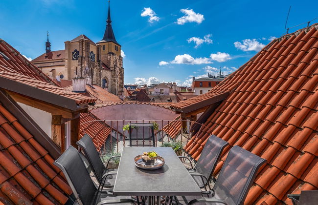 Chateau 9 Apartments by Adrez Living - Photo 1