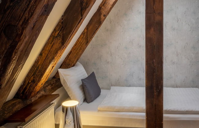 Chateau 9 Apartments by Adrez Living - Photo 34