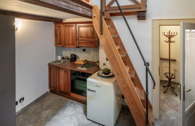 Chateau 9 Apartments by Adrez Living - Photo 40