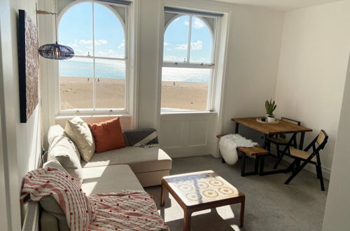 Photo 10 - Spacious 2BD Flat With Stunning Views Folkestone