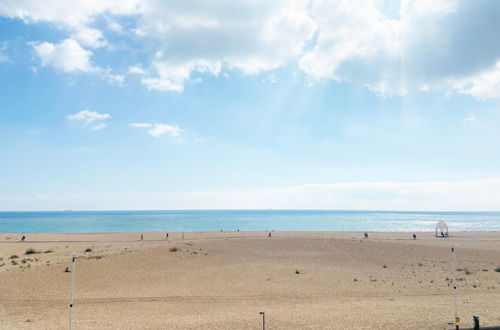 Photo 21 - Spacious 2BD Flat With Stunning Views Folkestone