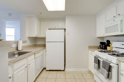 Photo 8 - Amazing 2 Bedrooms Condo at Ballston