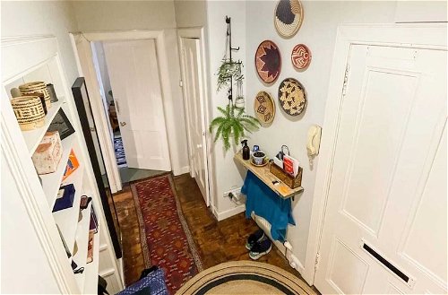 Photo 5 - Homely 2 Bedroom Apartment in the Heart of Edinburgh