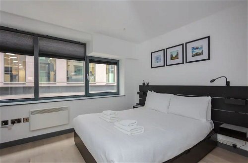 Photo 2 - Stylish 1 Bedroom Apartment in Holborn in a Great Location