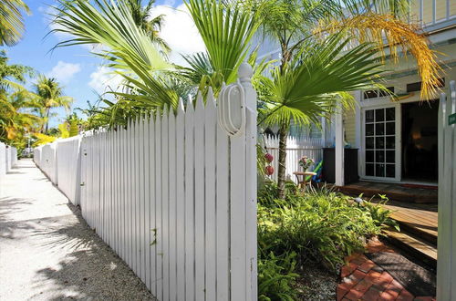 Photo 27 - Key West Casa by Avantstay Communal Pool BBQ & Patio Near Duval Street Week Long Stays Only