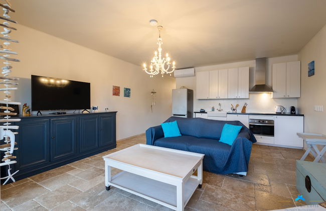 Beautiful condo with sea view - Photo 35