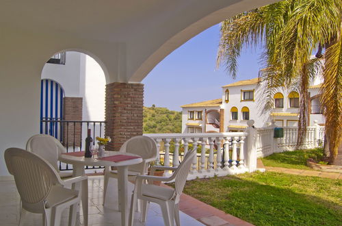 Photo 11 - Spacious 2 Bed Apartment in Calahonda